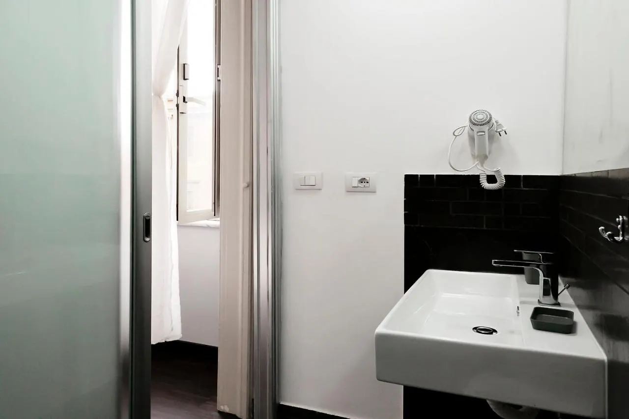 Hotel Dm69 - Termini Monti Crossroads Řím Penzion